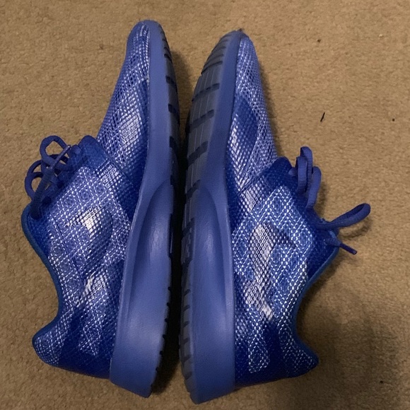 Nike shoes - Picture 2 of 3